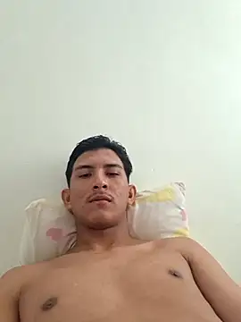 Snapshot of Guti_hazz chatting on 12-05-25, 12:03 Guti hazz online show from 12-05-25, 12:03