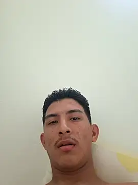 Snapshot of Guti_hazz chatting on 12-19-25, 11:17 Guti hazz online show from 12-19-25, 11:17