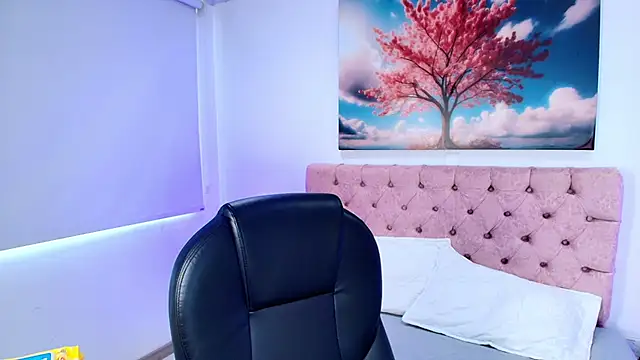 Emma monserrat online show from 03-06-26, 08:27