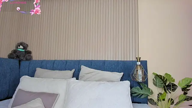 Snapshot of kathecute__ chatting on 11-23-25, 01:38 kathecute online show from 11-23-25, 01:38