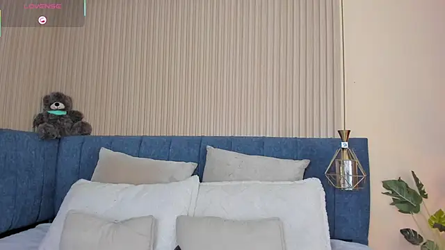 Snapshot of kathecute__ chatting on 11-30-25, 01:42 kathecute online show from 11-30-25, 01:42