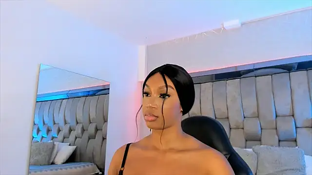 Snapshot of ChaynnaCooper chatting on 02-12-25, 03:27 ChaynnaCooper online show from 02-12-25, 03:27