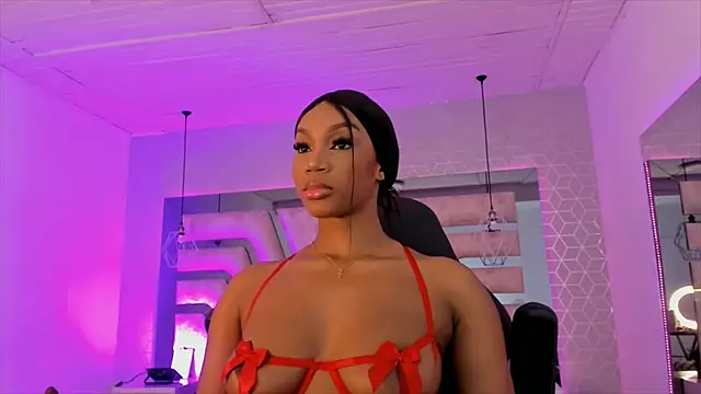 Snapshot of ChaynnaCooper chatting on 02-14-25, 07:54 ChaynnaCooper online show from 02-14-25, 07:54