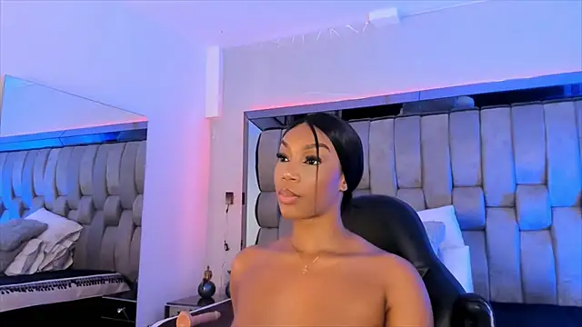 Snapshot of ChaynnaCooper chatting on 02-15-25, 02:55 ChaynnaCooper online show from 02-15-25, 02:55