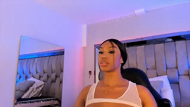 Snapshot of ChaynnaCooper chatting on 02-15-25, 06:01 ChaynnaCooper online show from 02-15-25, 06:01