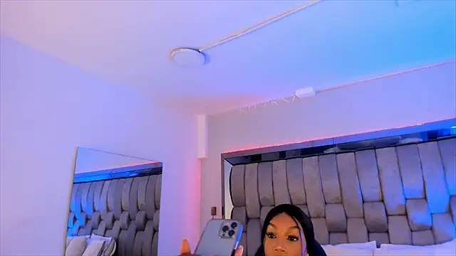 Snapshot of ChaynnaCooper chatting on 02-20-25, 03:19 ChaynnaCooper online show from 02-20-25, 03:19