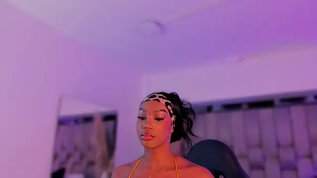 Snapshot of ChaynnaCooper chatting on 10-04-25, 08:40 ChaynnaCooper online show from 10-04-25, 08:40