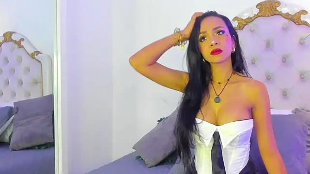 SamanthaFerrer   online show from 11-23-25, 12:05