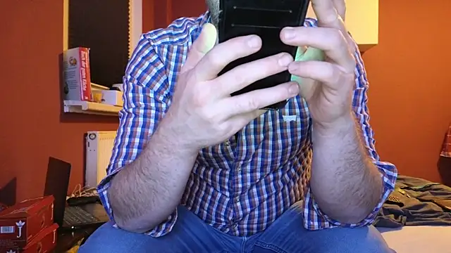 Henner33 online show from 01-13-25, 05:55