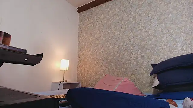 Snapshot of nicol_f chatting on 09-20-25, 07:26 nicol f online show from 09-20-25, 07:26