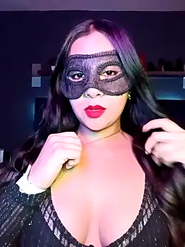 Snapshot of Ursa_sexy chatting on 09-26-25, 05:44 Ursa sexy online show from 09-26-25, 05:44