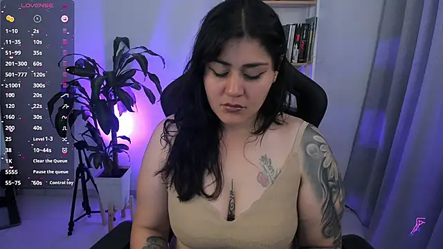 Snapshot of GretaX-X chatting on 11-10-25, 02:43 GretaX-X online show from 11-10-25, 02:43