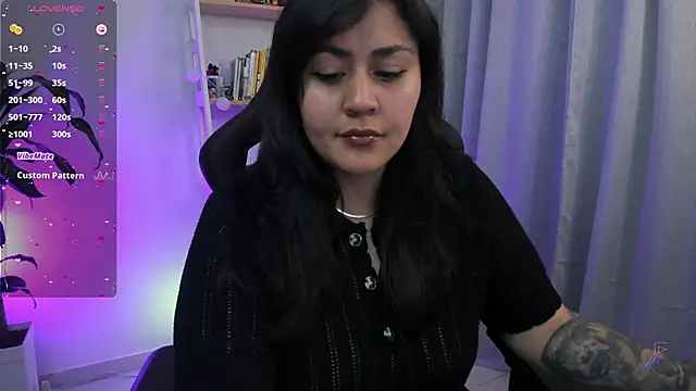 Snapshot of GretaX-X chatting on 11-11-25, 06:57 GretaX-X online show from 11-11-25, 06:57