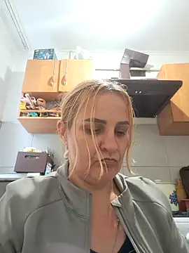 Snapshot of Malichkaanna30 chatting on 09-19-25, 12:50 Malichkaanna30 online show from 09-19-25, 12:50