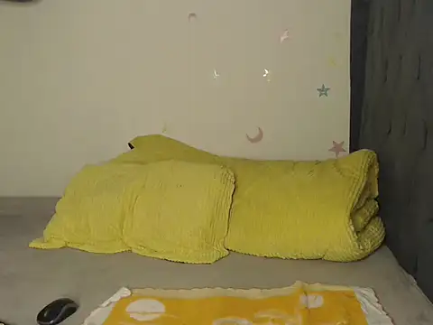 Snapshot of Ebonymercy chatting on 12-14-25, 07:58 Ebonymercy online show from 12-14-25, 07:58