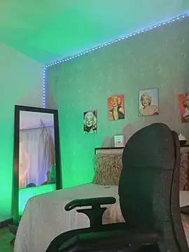 Snapshot of nahiarapalmer19 chatting on 09-21-25, 04:41 nahiarapalmer19 online show from 09-21-25, 04:41