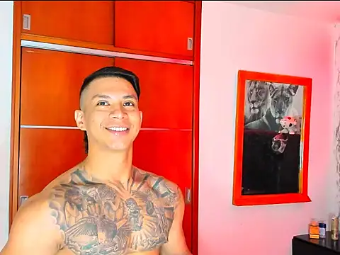 Snapshot of Aaron_Toy chatting on 01-06-26, 08:45 Aaron Toy online show from 01-06-26, 08:45