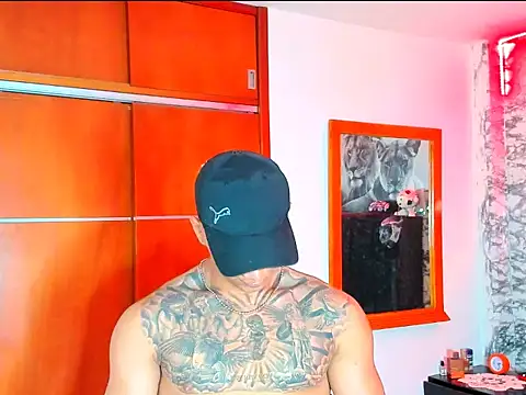 Snapshot of Aaron_Toy chatting on 01-08-26, 07:38 Aaron Toy online show from 01-08-26, 07:38