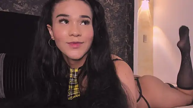 Isa Little Star online show from 03-06-25, 03:56