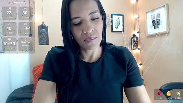 scarlet-foox online show from 10-28-25, 01:14