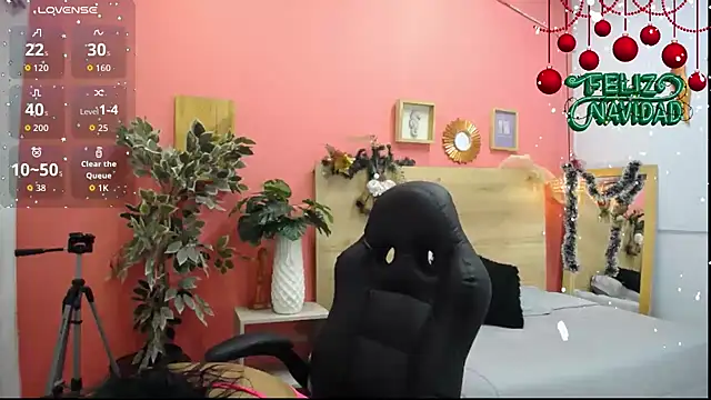 scarlet-foox online show from 12-20-25, 12:12