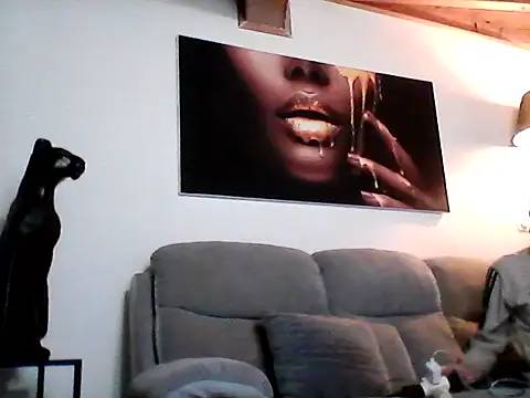 Snapshot of Bigkisslove chatting on 04-02-26, 12:08 Bigkisslove online show from 04-02-26, 12:08