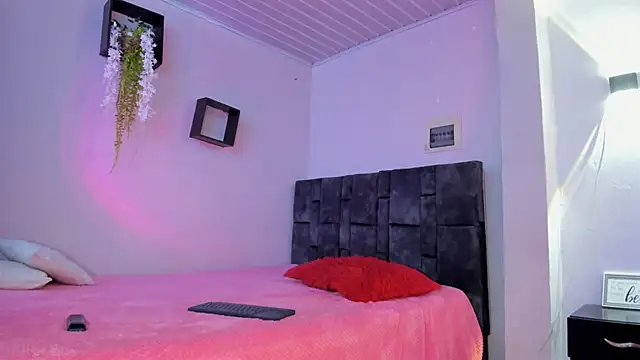 kitty myers online show from 09-13-25, 01:11