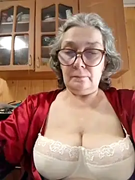 Snapshot of IrinaSweet54 chatting on 07-17-26, 10:22 IrinaSweet54 online show from 07-17-26, 10:22