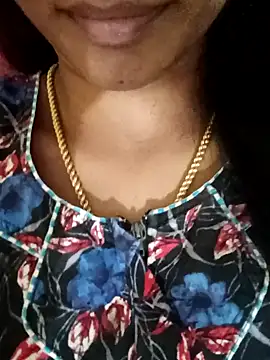 Snapshot of Ambika01 chatting on 01-07-25, 04:39 Ambika01 online show from 01-07-25, 04:39