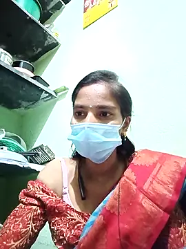 Snapshot of anusiya01 chatting on 11-18-25, 02:32 anusiya01 online show from 11-18-25, 02:32