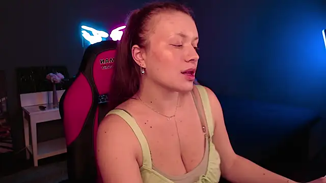 Snapshot of Ariell_Margot_ chatting on 02-01-25, 03:50 Ariell Margot online show from 02-01-25, 03:50