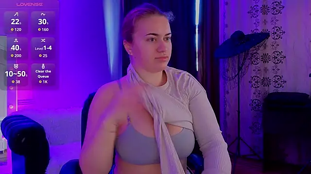 Snapshot of Ariell_Margot_ chatting on 10-17-25, 07:33 Ariell Margot online show from 10-17-25, 07:33