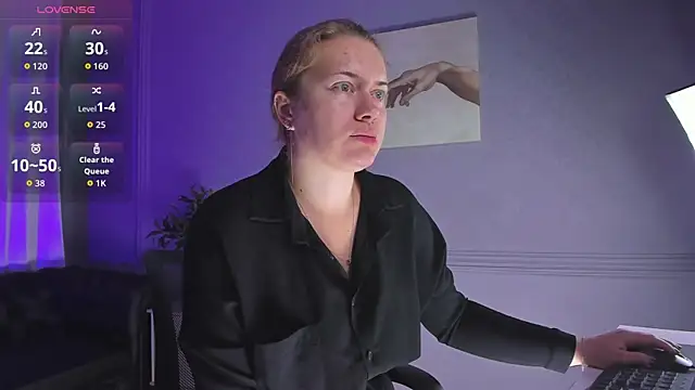 Snapshot of Ariell_Margot_ chatting on 10-21-25, 09:32 Ariell Margot online show from 10-21-25, 09:32