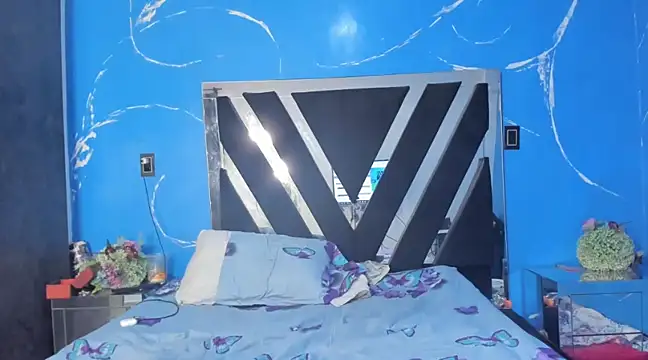 Snapshot of Cataleya19__ chatting on 12-17-24, 02:00 Cataleya19 online show from 12-17-24, 02:00