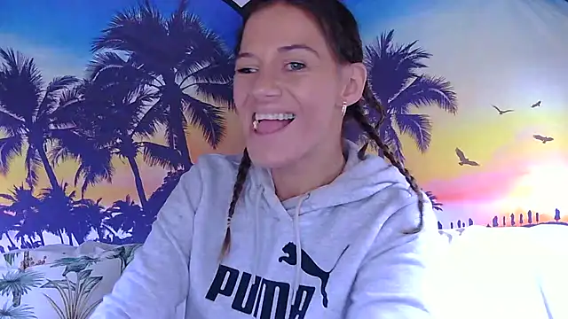 Snapshot of Sexyhottpunani chatting on 10-28-25, 04:42 Sexyhottpunani online show from 10-28-25, 04:42