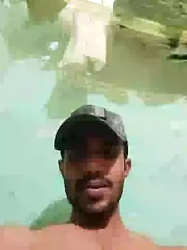 Snapshot of MDROBEL007 chatting on 12-22-24, 02:06 MDROBEL007 online show from 12-22-24, 02:06