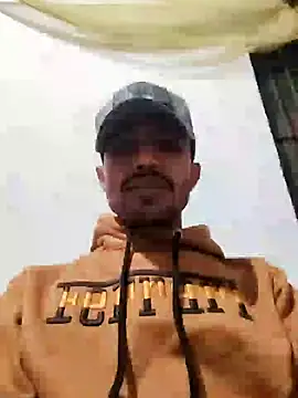 Snapshot of MDROBEL007 chatting on 01-03-25, 01:14 MDROBEL007 online show from 01-03-25, 01:14