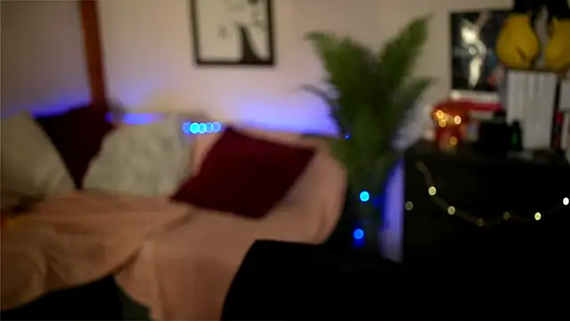 Bellis Perenis online show from 12-20-25, 06:15