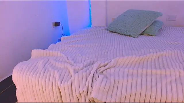 Emily Williams12 online show from 03-27-26, 01:33