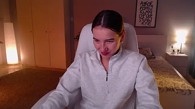 Bellla Haddid online show from 10-12-25, 01:04