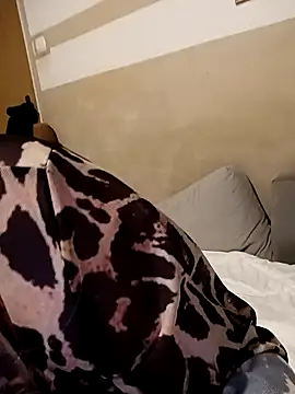 LunikaLunaX online show from 01-20-25, 07:04