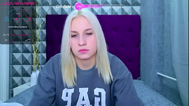 Snapshot of NellyStorm chatting on 02-06-25, 10:10 NellyStorm online show from 02-06-25, 10:10