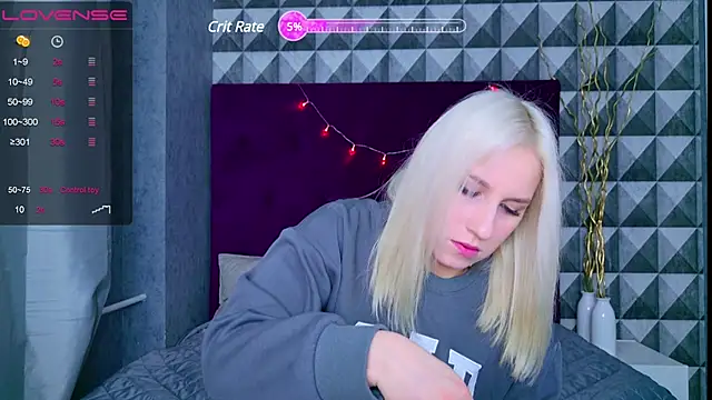 Snapshot of NellyStorm chatting on 02-11-25, 10:39 NellyStorm online show from 02-11-25, 10:39