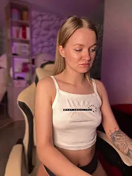 Devill Angel  online show from 02-11-25, 04:02