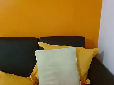 Snapshot of thekelliecapri chatting on 09-11-25, 03:39 thekelliecapri online show from 09-11-25, 03:39