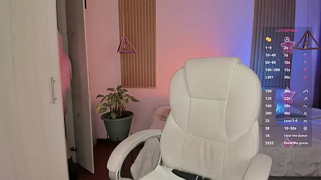 Kendall Bunnyy online show from 01-12-26, 06:35