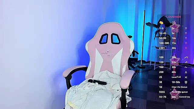 Kendall Bunnyy online show from 04-14-26, 08:37