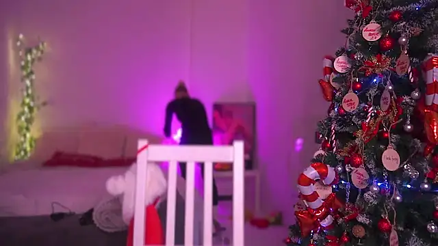 Heidi11 online show from 12-24-24, 10:06