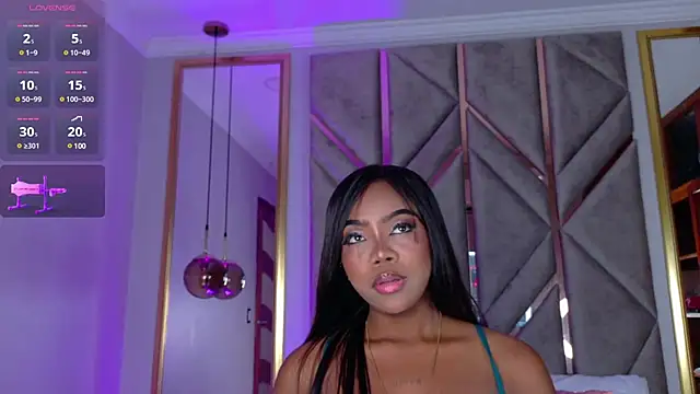 Snapshot of Lola_King chatting on 03-10-25, 04:07 Lola King online show from 03-10-25, 04:07