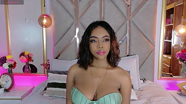 Snapshot of Lola_King chatting on 11-21-25, 02:21 Lola King online show from 11-21-25, 02:21